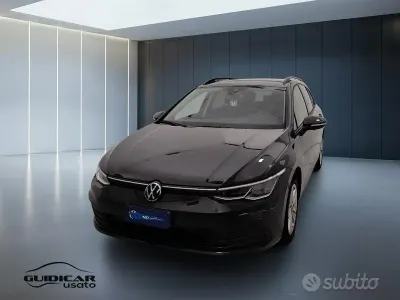 Usata VW Golf VIII Life 116 CV (85 kW) 2023 Grigio Station wagon