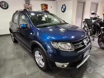 Usata Dacia Sandero Stepway 90 CV (66 kW) 2016 Bluazzurro Berlina