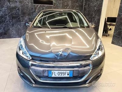 Usata Peugeot 208 Access 68 CV (50 kW) 2017 Grigio Utilitaria