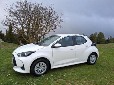 Usata Toyota Yaris Hybrid Active 92 CV (67 kW) 2025 Bianco Utilitaria