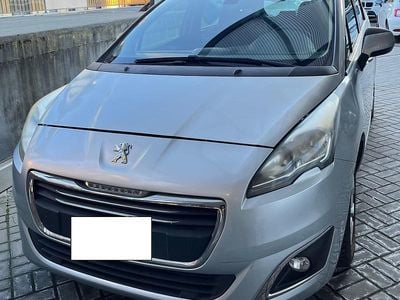 Usata Peugeot 5008 Business-Line 114 CV (83 kW) 2014 Grigio Monovolume