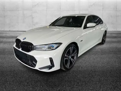 Usata BMW 320e M Sport 204 CV (150 kW) 2023 Bianco Berlina