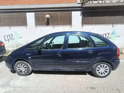 Usata Citroën Xsara Picasso 110 CV (80 kW) 2004 Bluazzurro Monovolume