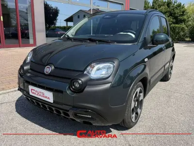 Nuova Fiat Panda Cross Cross 65 CV (47 kW) 2026 Verde foresta Utilitaria