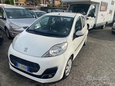 Usata Peugeot 107 Active 68 CV (50 kW) 2014 Bianco Utilitaria