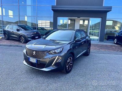 Usata Peugeot 2008 Allure 101 CV (74 kW) 2023 Grigio scuro SUV