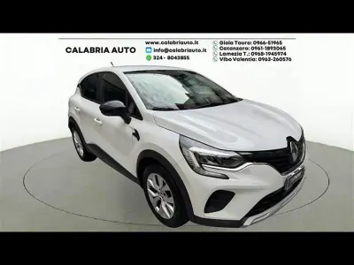Second-hand Renault Captur Zen 100 CP (73 kW) 2021 Alb SUV