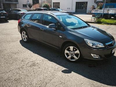 Usata Opel Astra 68 CV (50 kW) 2011 Grigio Berlina