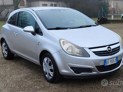Grigio Usata 2011 Opel Corsa Berlina | 3500 € (Buon prezzo)
