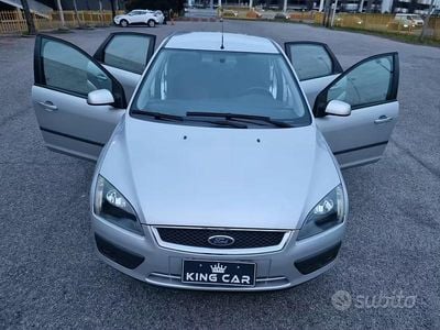 Usata Ford Focus 115 CV (84 kW) 2005 Grigio Berlina