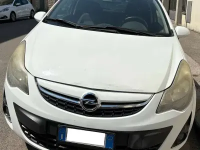 Usata Opel Corsa Sport 95 CV (69 kW) 2011 Bianco Utilitaria