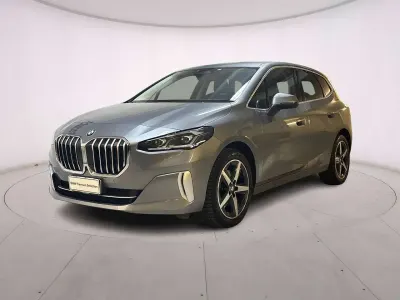 Usata BMW 218 Active Tourer Luxury Line 150 CV (110 kW) 2023 Skyscraper grey Monovolume
