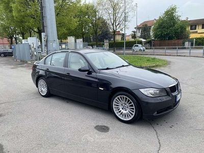 Begagnad BMW 320 163 HK (119 kW) 2007 Svart Sedan