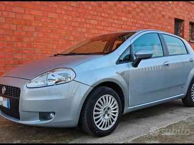 Usata Fiat Grande Punto 65 CV (47 kW) 2007 Grigio Utilitaria