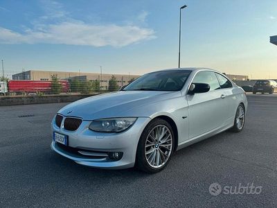 Usata BMW 325 Efficient Dynamics 204 CV (150 kW) 2011 Grigio Coupé