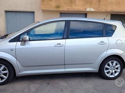Usata Toyota Corolla Verso 2007 Grigio Monovolume