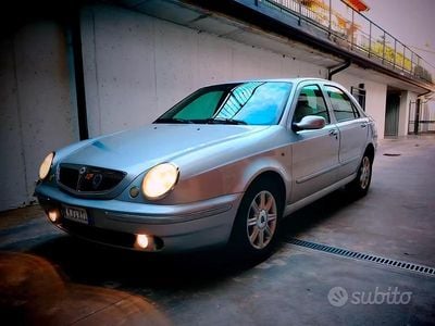 Usata Lancia Lybra 131 CV (96 kW) 2000 Grigio Berlina