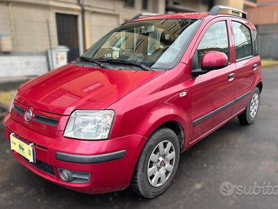 Usata Fiat Panda Emotion 69 CV (50 kW) 2011 Rosso Utilitaria