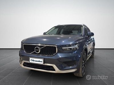 Usata Volvo XC40 Momentum 163 CV (119 kW) 2021 Blu SUV
