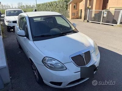 Usata Lancia Ypsilon 60 CV (44 kW) 2010 Bianco Utilitaria