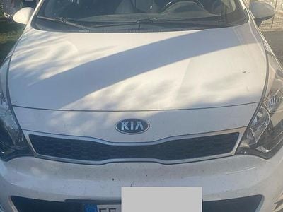 Usata Kia Rio 85 CV (62 kW) 2016 Bianco Berlina