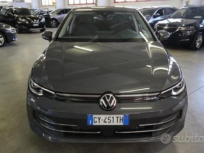 Usata VW Golf VIII Style 150 CV (110 kW) 2025 Grigio scuro Berlina
