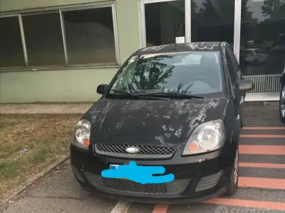 Usata Ford Fiesta 68 CV (50 kW) 2007 Nero Utilitaria