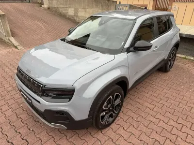 Nuova Jeep Avenger Summit 110 CV (80 kW) 2026 Grigio storm SUV