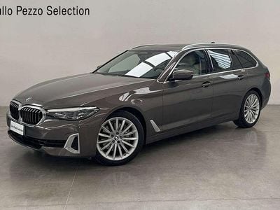 Usata BMW 530 Luxury Line 249 CV (183 kW) 2022 Alvit grey metallizzato Station wagon