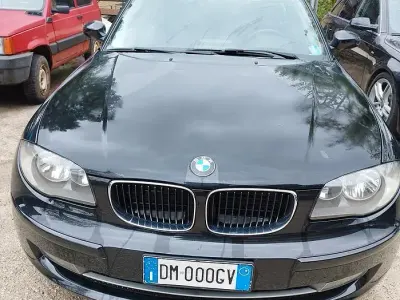 Begagnad BMW 118 143 HK (105 kW) 2007 Svart Halvkombi