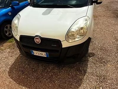 Begagnad Fiat Doblò 90 HK (66 kW) 2011 Vit Minibuss