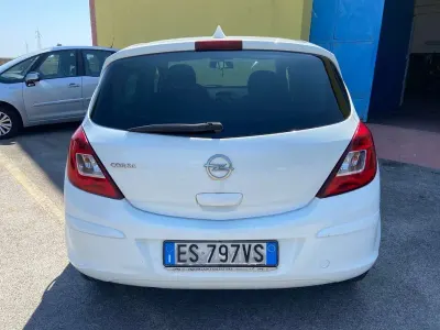 Usata Opel Corsa 86 CV (63 kW) 2013 Bianco Utilitaria