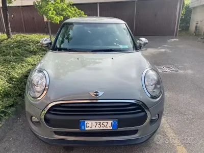 Usata Mini ONE 75 CV (55 kW) 2017 Giallo Utilitaria
