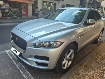 Usata Jaguar F-Pace Prestige 180 CV (132 kW) 2017 Grigio SUV