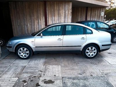 Usata VW Passat 130 CV (95 kW) 2001 Grigio Berlina