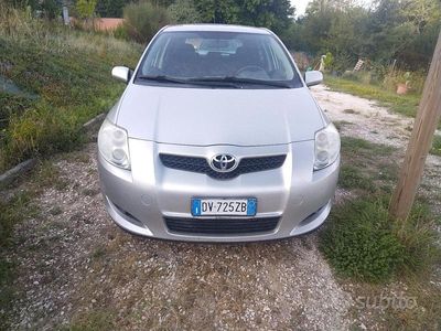 Usata Toyota Auris 90 CV (66 kW) 2009 Grigio Berlina