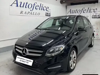 Usata Mercedes B200 Premium 136 CV (100 kW) 2017 Nero Utilitaria