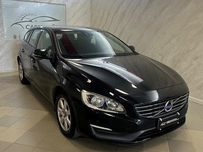 Usata Volvo V60 Momentum 115 CV (84 kW) 2014 Nero Station wagon