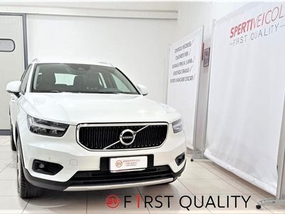 usata Volvo XC40 D4 AWD Geartronic Momentum