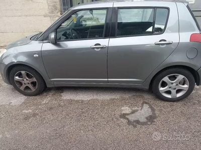 Usata Suzuki Swift 70 CV (51 kW) 2007 Grigio Utilitaria