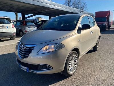 Usata Lancia Ypsilon Gold 80 CV (58 kW) 2014 Argento Utilitaria
