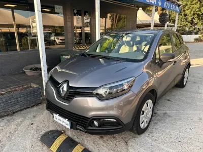 Usata Renault Captur 90 CV (66 kW) 2013 Grigio SUV