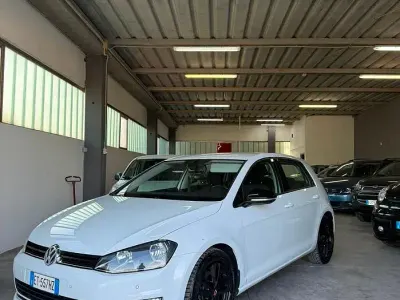 Usata VW Golf VII Highline 105 CV (77 kW) 2013 Bianco Berlina