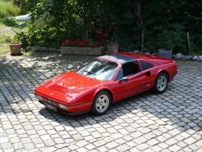 Usata Ferrari 328 270 CV (198 kW) 1988 Rosso Cabrio