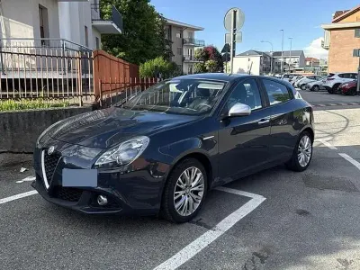 Usata Alfa Romeo Giulietta Super 120 CV (88 kW) 2017 Grigio Utilitaria