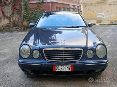 Mercedes E200