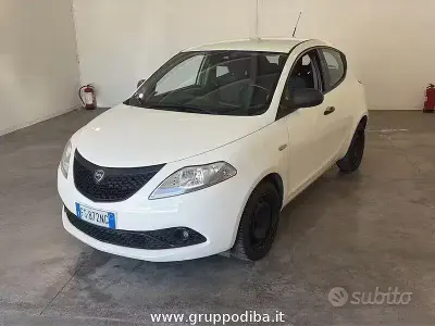Usata Lancia Ypsilon 69 CV (50 kW) 2018 Bianco Utilitaria