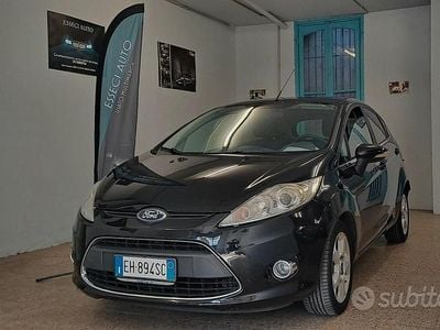 Usata Ford Fiesta 95 CV (69 kW) 2011 Nero Utilitaria