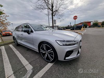 Usata Volvo V60 R-Design 200 CV (147 kW) 2019 Grigio Station wagon