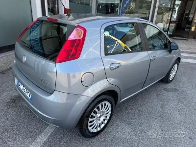 Usata Fiat Grande Punto 65 CV (47 kW) 2009 Grigio Utilitaria